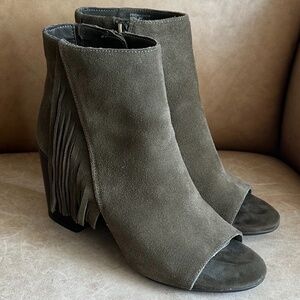 Reaction Kenneth Cole Suede Open Toe Fringe Booties Olive Green Size 9 Bohemian